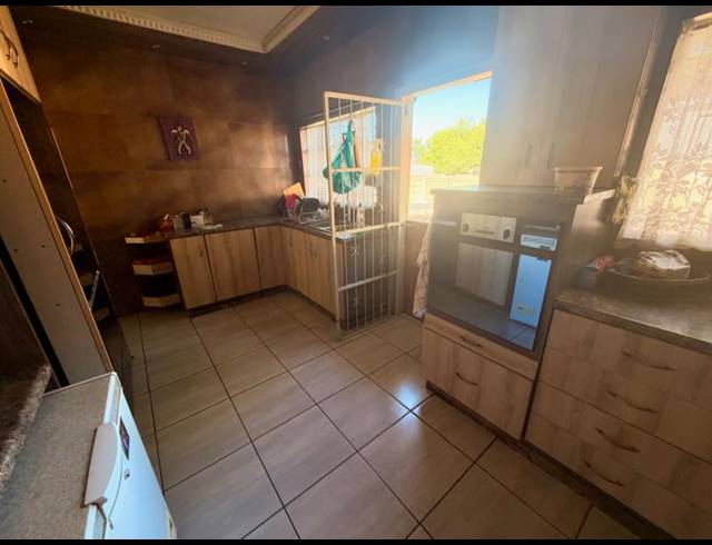 3 BEDROOM HOUSE FOR SALE IN VANDERBIJLPARK CW 3